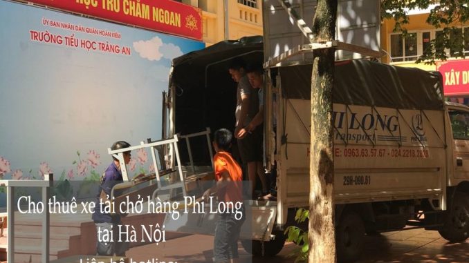 Taxi tải Phi Long tại phố Hàng Hòm.